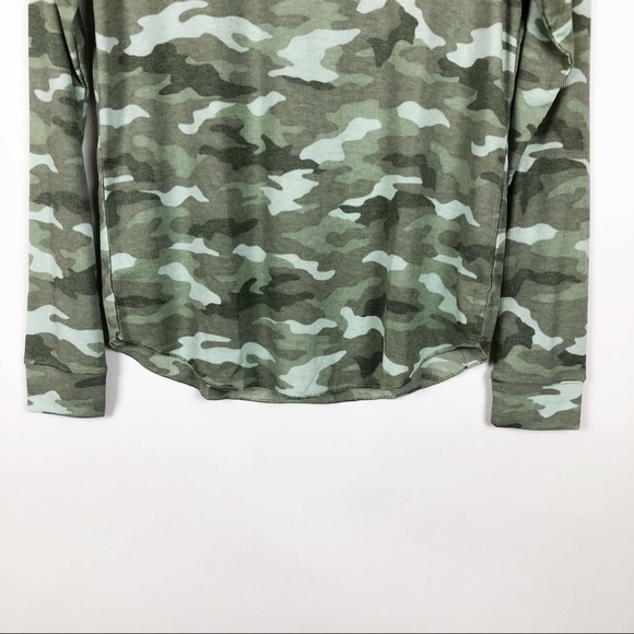 PINK VICTORIA’S SECRET LONG SLEEVE TOP CAMOUFLAGE SIZE LARGE - Picture 5 of 12